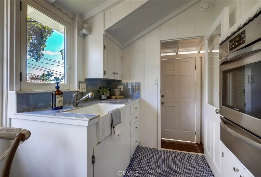 464 Agate Street A/b, Laguna Beach, California 92651 home-pic-20