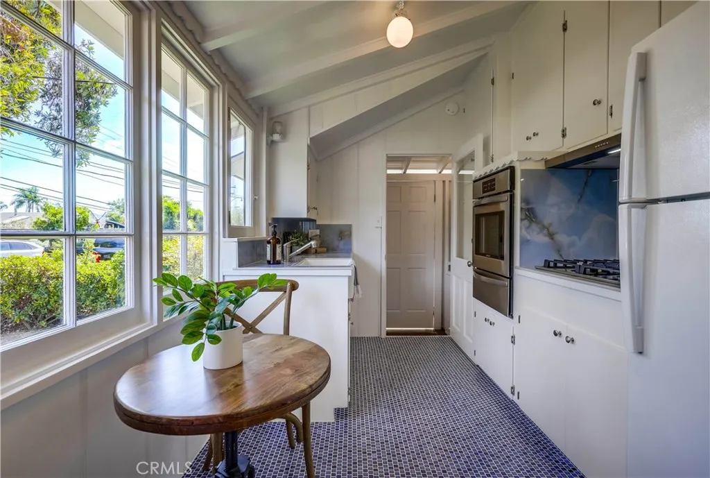 464 Agate Street A/b, Laguna Beach, California 92651 home-pic-18