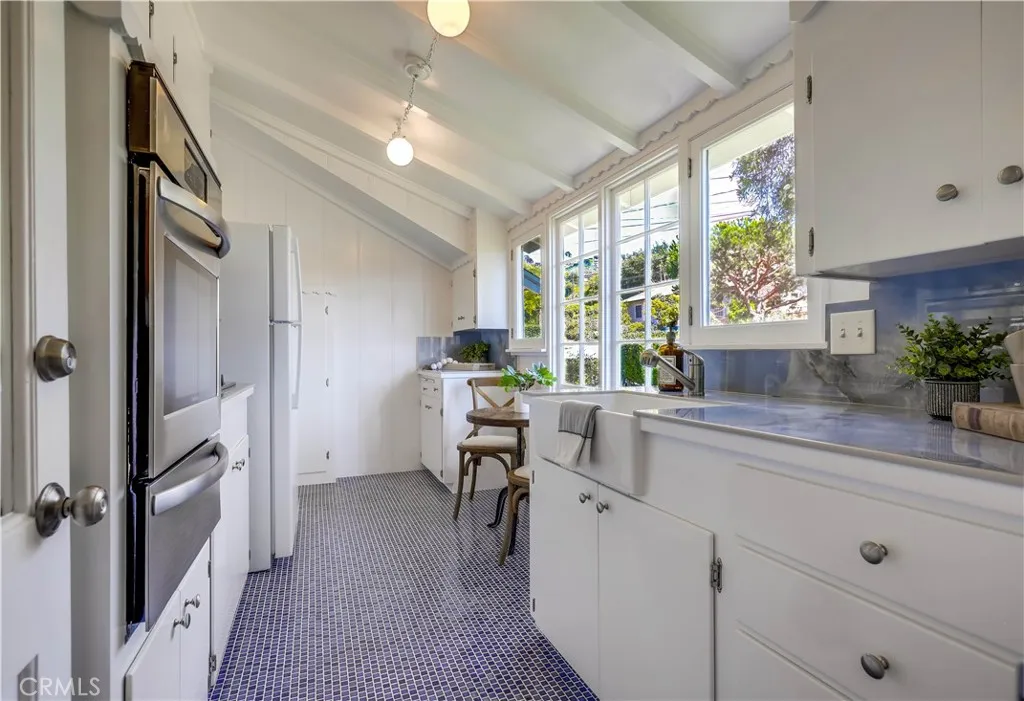 464 Agate Street A/b, Laguna Beach, California 92651 home-pic-22