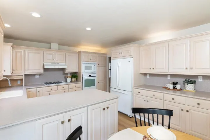 2908 Ransford Avenue, Pacific Grove, California 93950