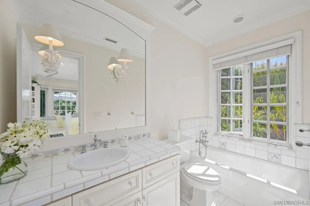 5618 Loma Verde Dr, Rancho Santa Fe, California 92067 home-pic-22