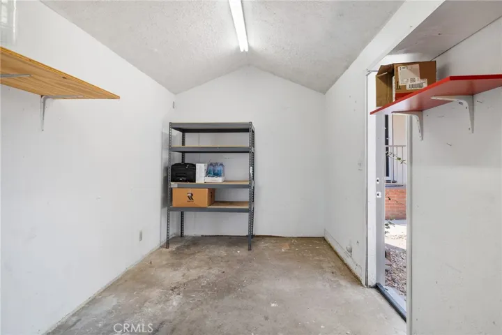 10530 Mcvine Avenue, Sunland, California 91040