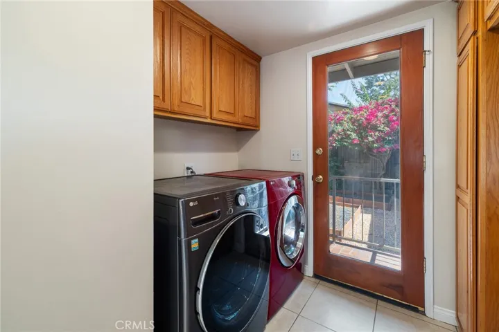 10530 Mcvine Avenue, Sunland, California 91040