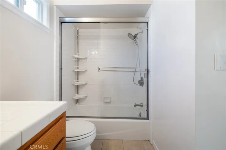10530 Mcvine Avenue, Sunland, California 91040