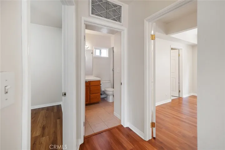 10530 Mcvine Avenue, Sunland, California 91040