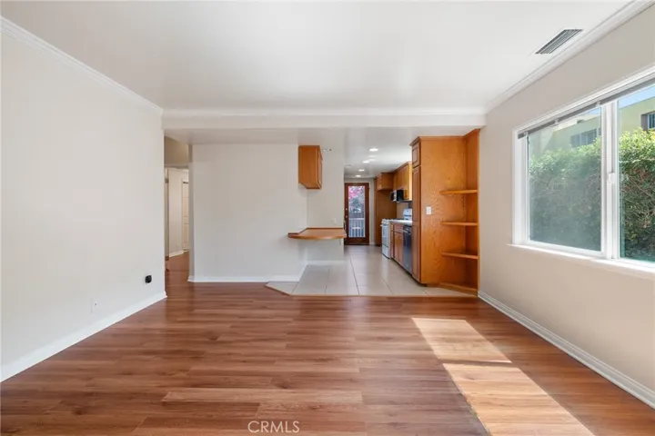 10530 Mcvine Avenue, Sunland, California 91040