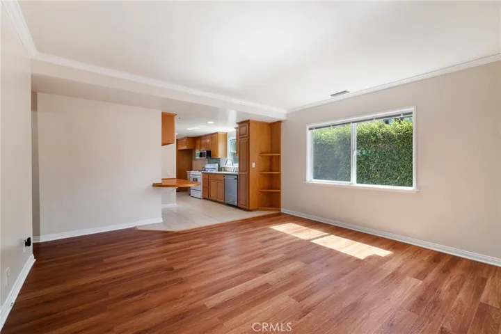 10530 Mcvine Avenue, Sunland, California 91040