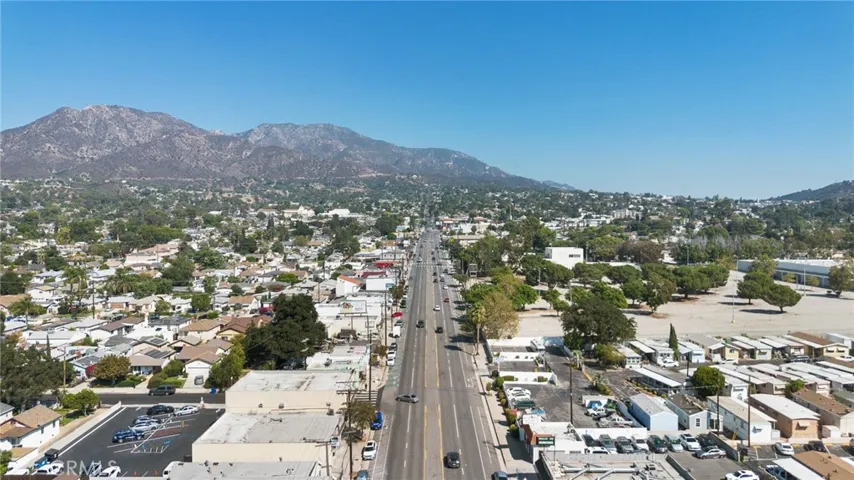 10530 Mcvine Avenue, Sunland, California 91040