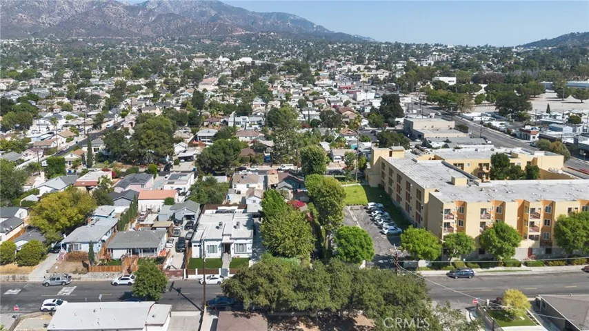 10530 Mcvine Avenue, Sunland, California 91040