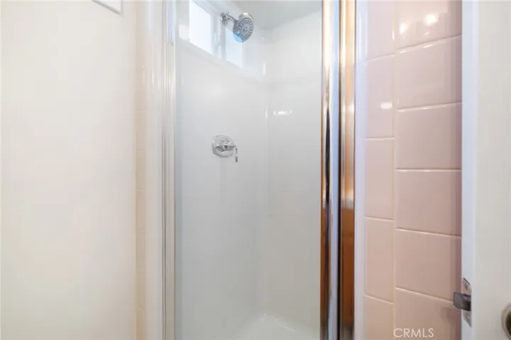 10530 Mcvine Avenue, Sunland, California 91040