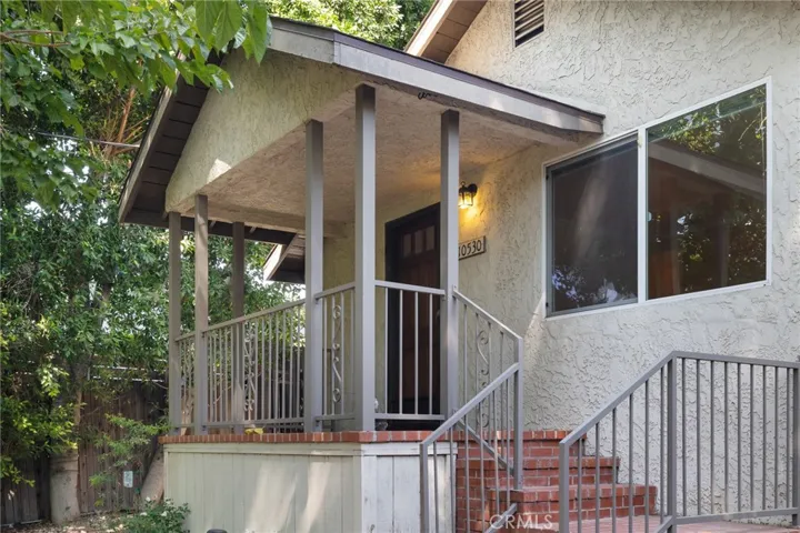 10530 Mcvine Avenue, Sunland, California 91040