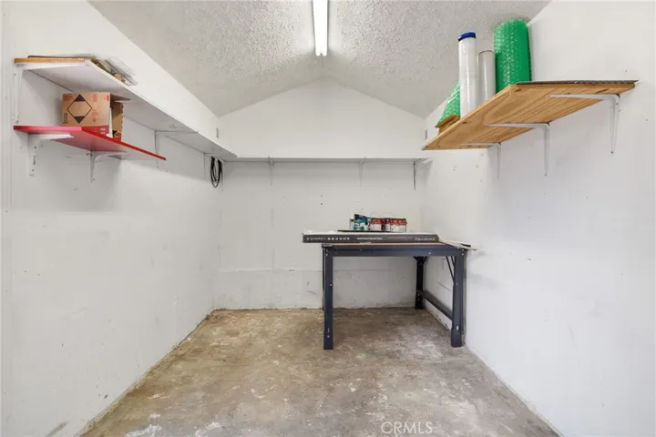 10530 Mcvine Avenue, Sunland, California 91040
