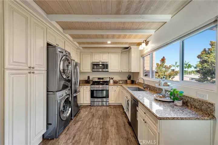630 W Lambert Road, La Habra, California 90631