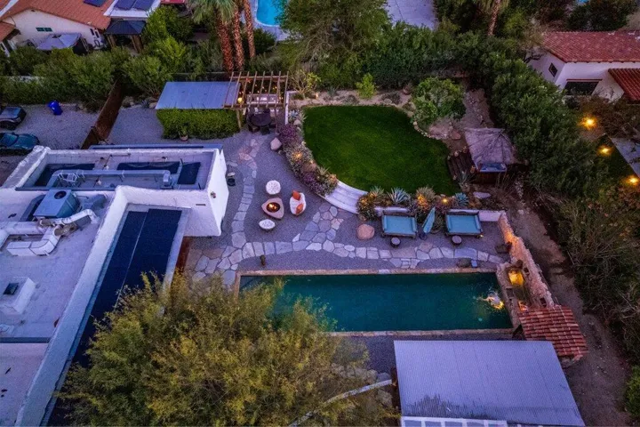 SA - 68.jpg-drone-pool-grass-bbq