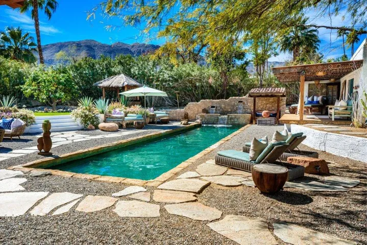 SA - 17.jpg-pool -lounge & guest house g