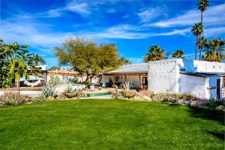 SA - 22.jpg-lawn area