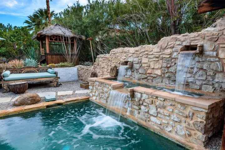 SA - 14.jpg-pool waterfeature