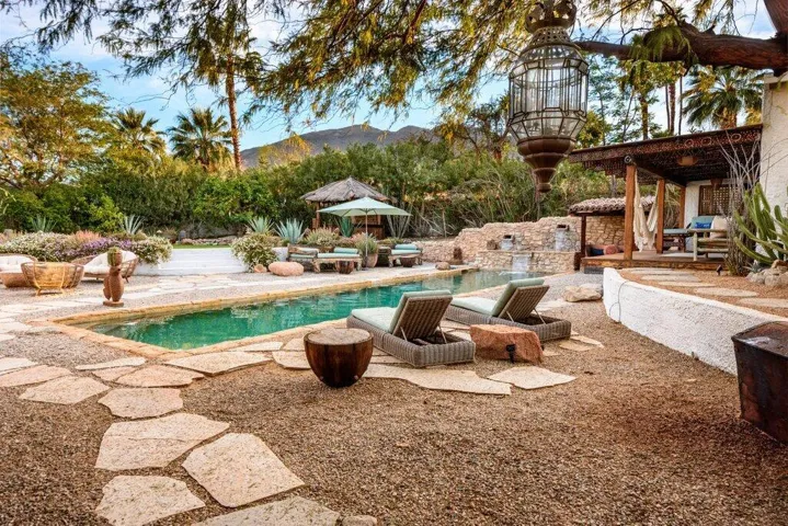 SA - 9.jpg-pool -lounge chairs