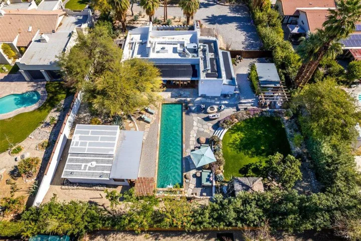 SA - 40.jpg-drone from rear property lin