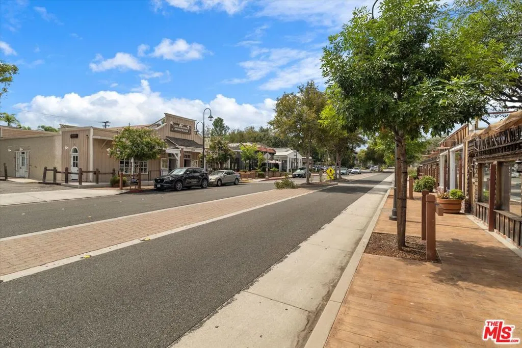 23635 Park Capri 32, Calabasas, California 91302 home-pic-29