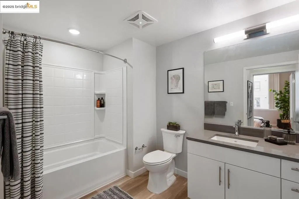 260 Brooklyn Basin Way 428, Oakland, California 94606 home-pic-17