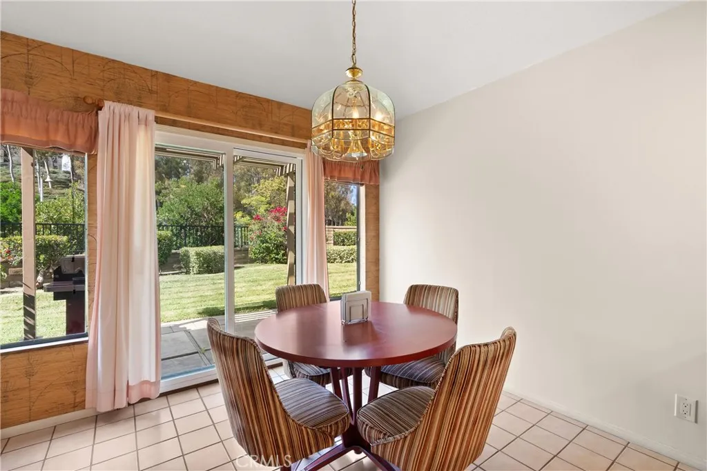 28037 Via Tirso, Mission Viejo, California 92692 home-pic-21