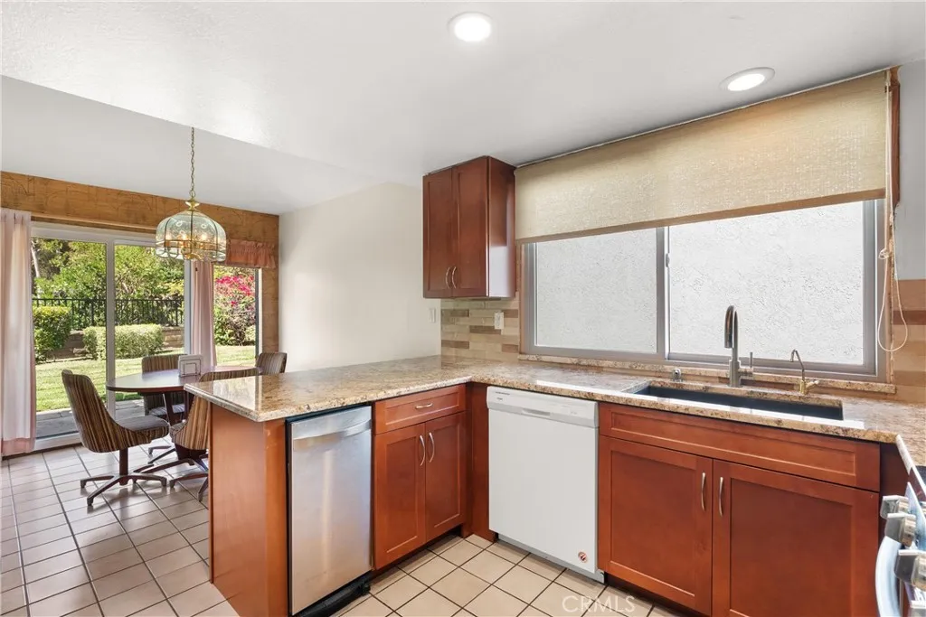 28037 Via Tirso, Mission Viejo, California 92692 home-pic-13