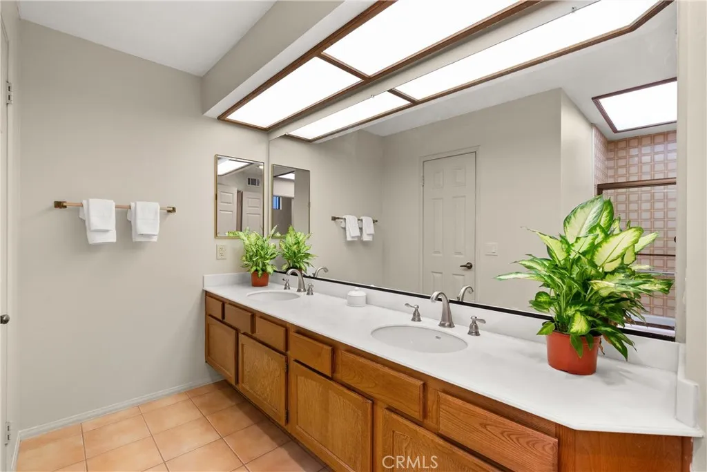 28037 Via Tirso, Mission Viejo, California 92692 home-pic-27