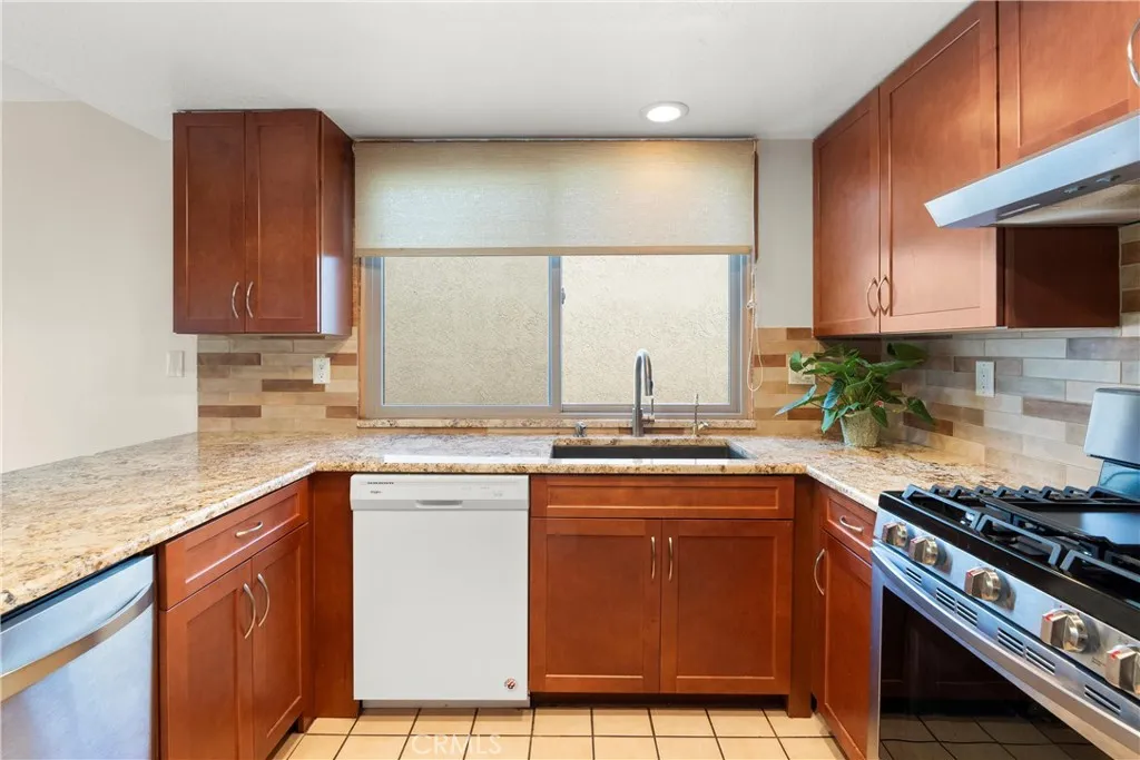 28037 Via Tirso, Mission Viejo, California 92692 home-pic-11