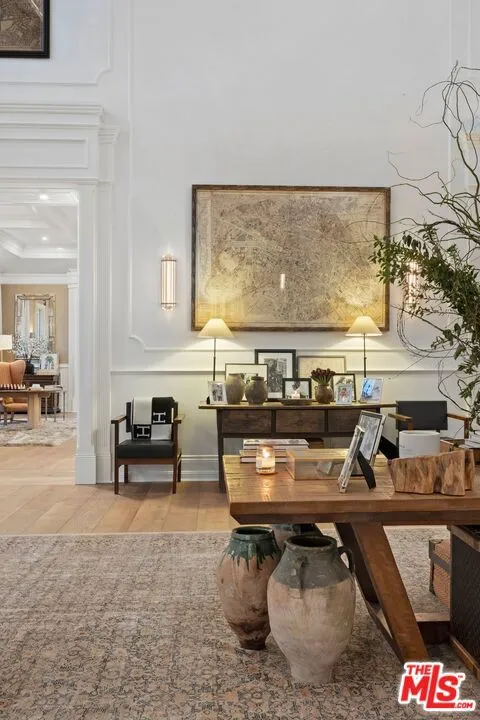 2571 Wallingford Drive, Beverly Hills, California 90210 home-pic-3