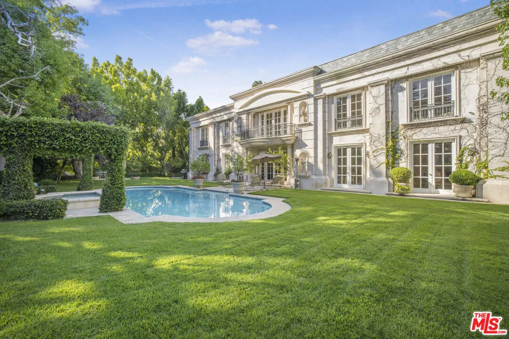 9742 Wendover Drive, Beverly Hills, California 90210, 7 Bedrooms Bedrooms, ,8 BathroomsBathrooms,Residential Lease,For Rent,Wendover,25594035