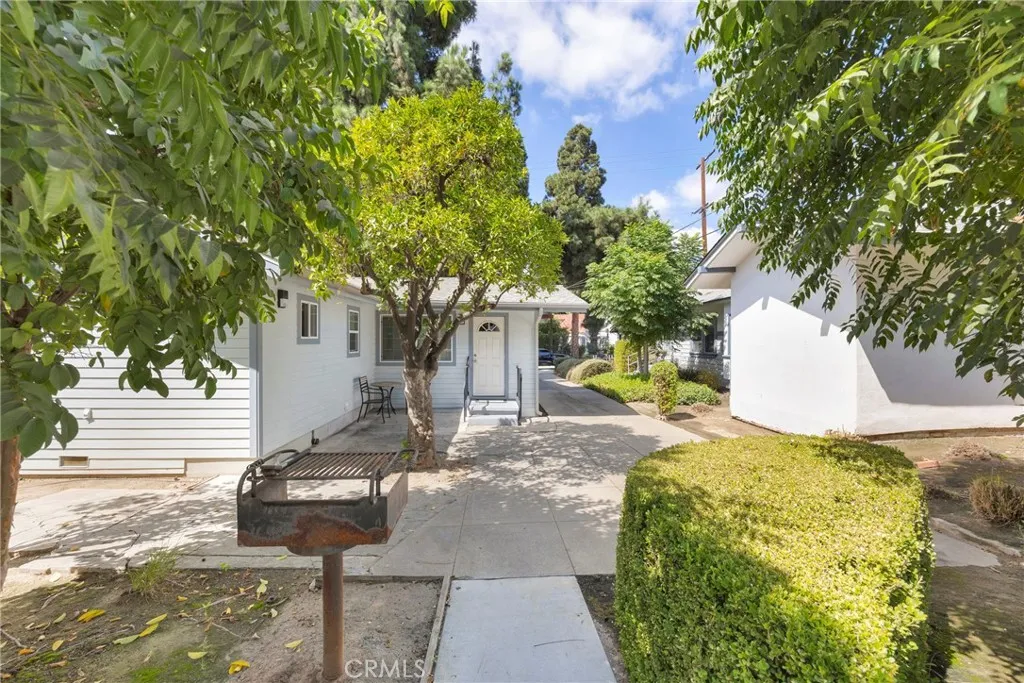 7606 7608 Pickering Avenue, Whittier, California 90602 home-pic-9