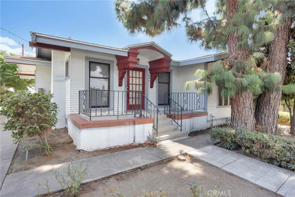 7606 7608 Pickering Avenue, Whittier, California 90602 home-pic-3