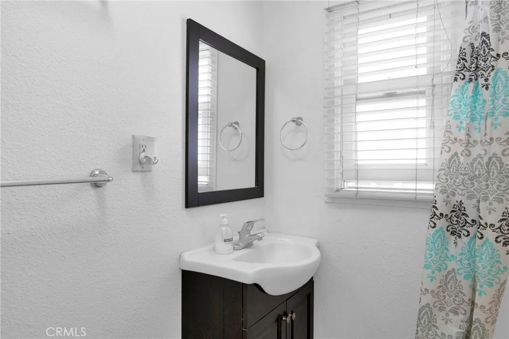 7606 7608 Pickering Avenue, Whittier, California 90602 home-pic-30