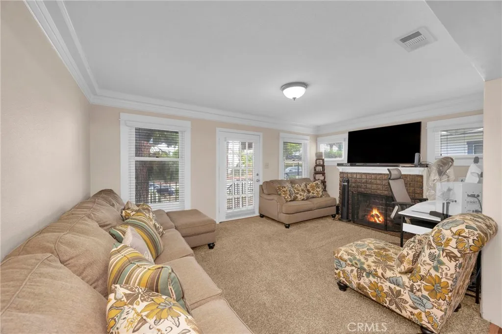 7606 7608 Pickering Avenue, Whittier, California 90602 home-pic-23