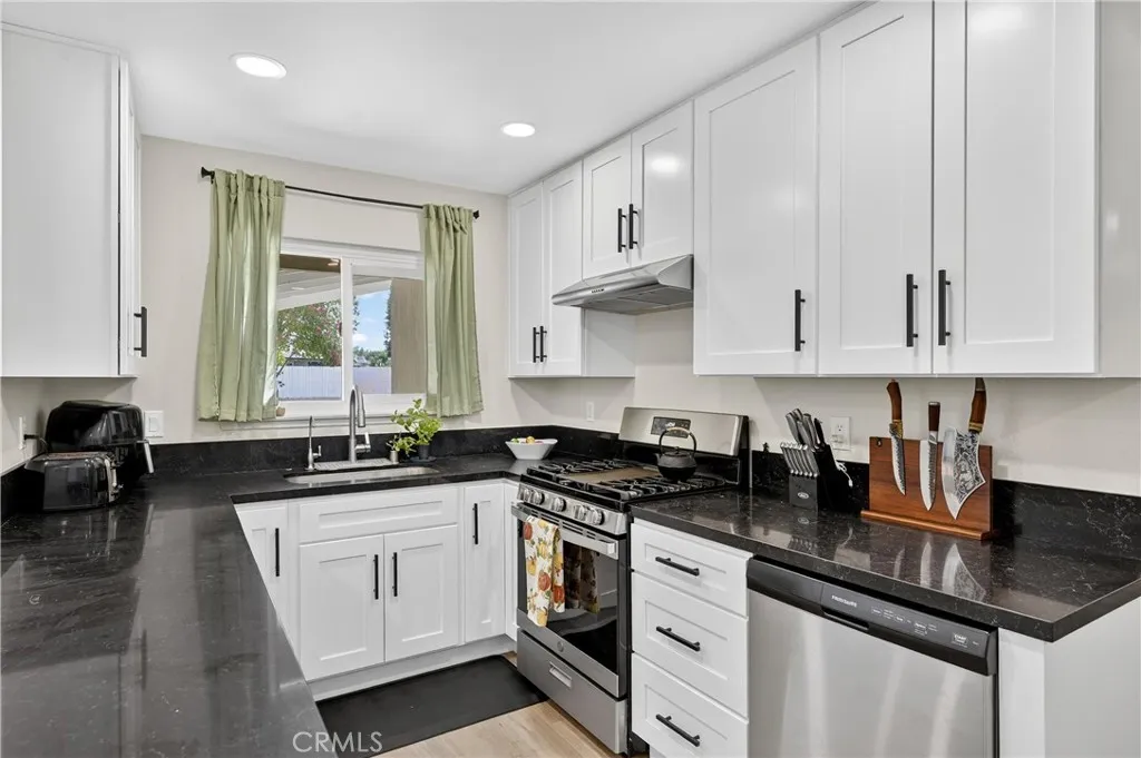 1427 Laramie, Redlands, California 92374 home-pic-10