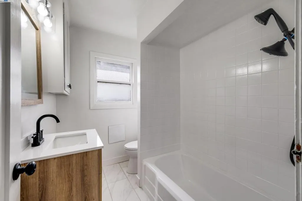 3019 Florida St, Oakland, California 94602 home-pic-10