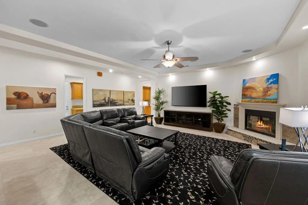 52395 Whispering Way, La Quinta, California 92253 home-pic-18