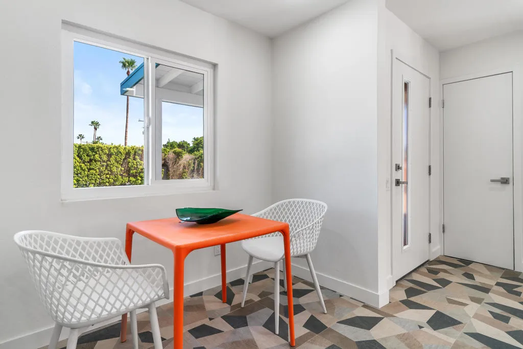 2627 N Cerritos Road, Palm Springs, California 92262 home-pic-15