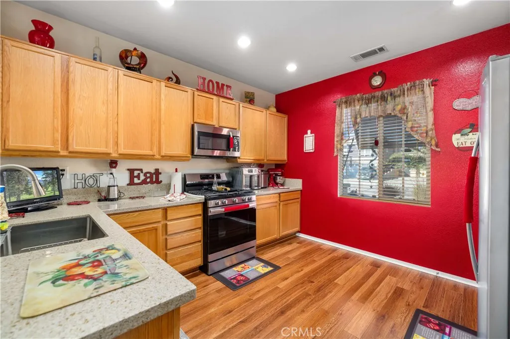 5806 West Avenue K3, Lancaster, California 93536 home-pic-3