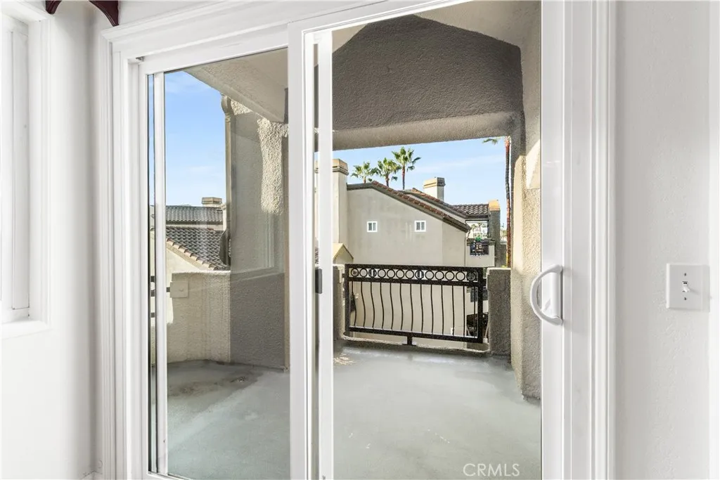 430 Lake Street 304, Huntington Beach, California 92648 home-pic-11