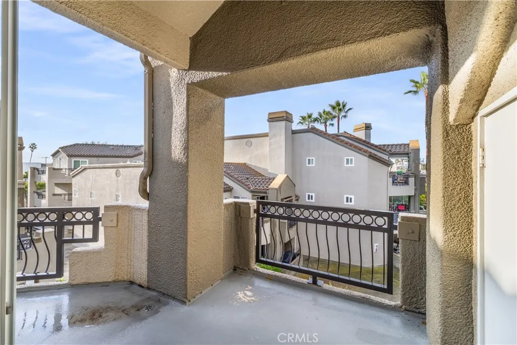 430 Lake Street 304, Huntington Beach, California 92648 home-pic-12