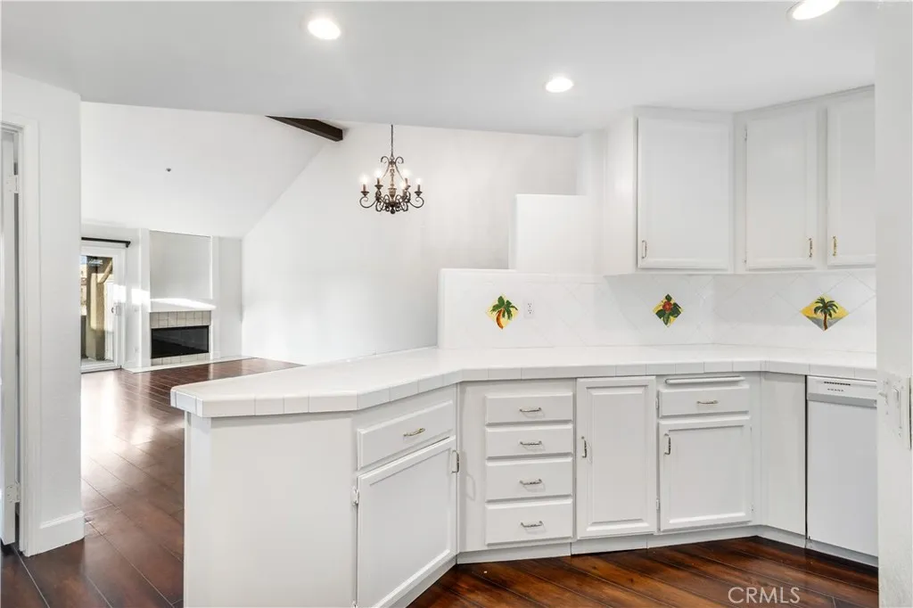 430 Lake Street 304, Huntington Beach, California 92648 home-pic-18