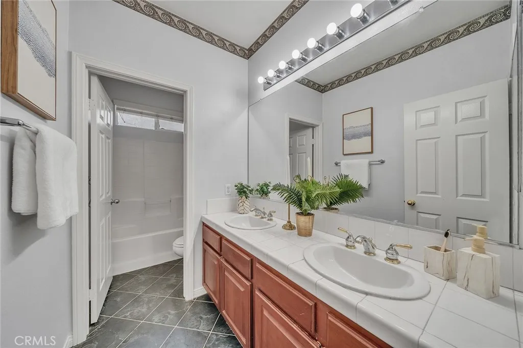 5722 Canoe Drive, Eastvale, California 92880 home-pic-29