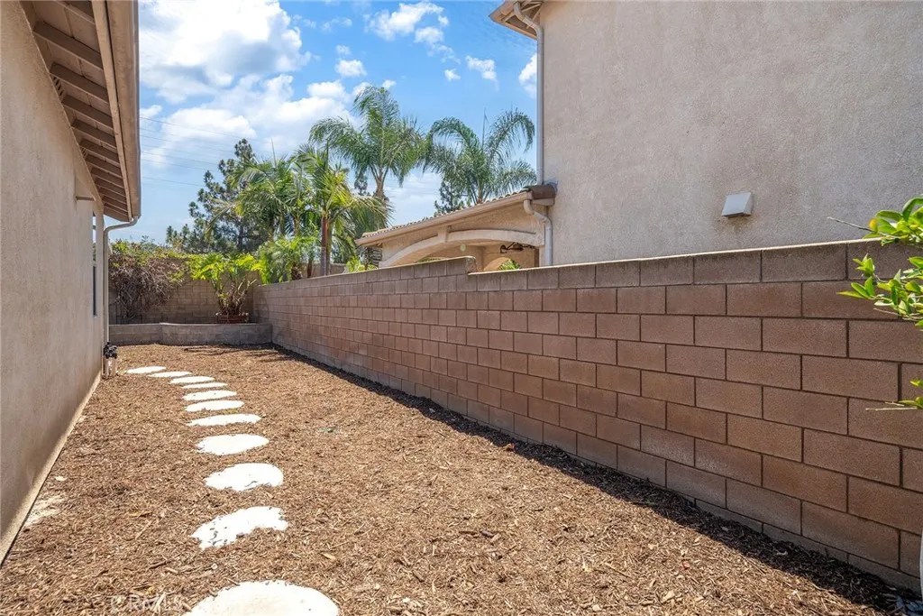 5722 Canoe Drive, Eastvale, California 92880 home-pic-42