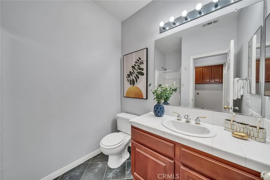 5722 Canoe Drive, Eastvale, California 92880 home-pic-32