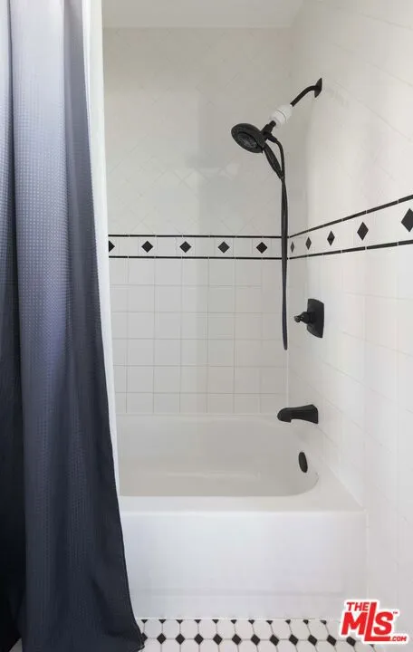 1569 S Orange Grove Avenue, Los Angeles, California 90019 home-pic-23