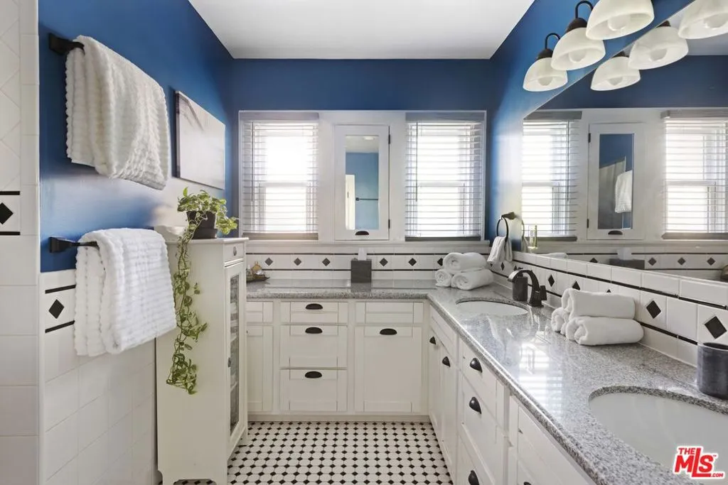 1569 S Orange Grove Avenue, Los Angeles, California 90019 home-pic-21