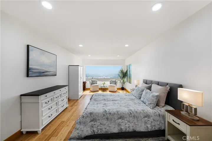 16601 S Pacific Avenue, Sunset Beach, California 90742