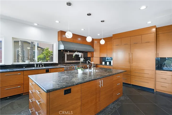 16601 S Pacific Avenue, Sunset Beach, California 90742